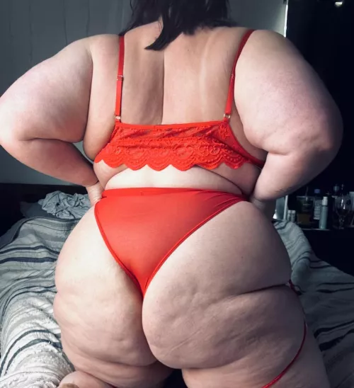 Do you like the way my ass eats these up? 😏💋 by mmunch333