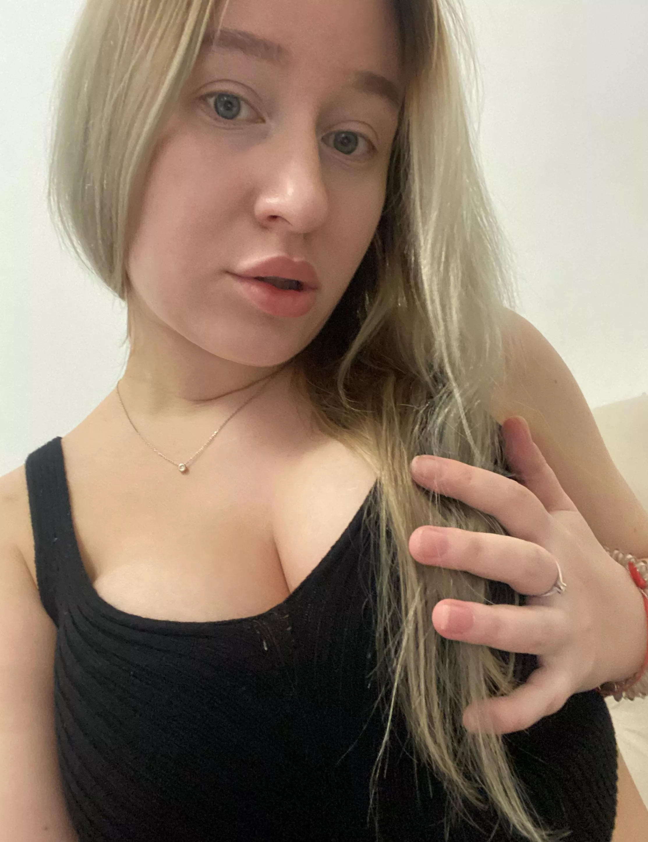 feeling naughty tonight🥵 posted by Iu_shelbi_babe