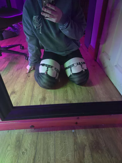 First Post! Do you think my thighs look squishy? :3 by TheShadowMomarch