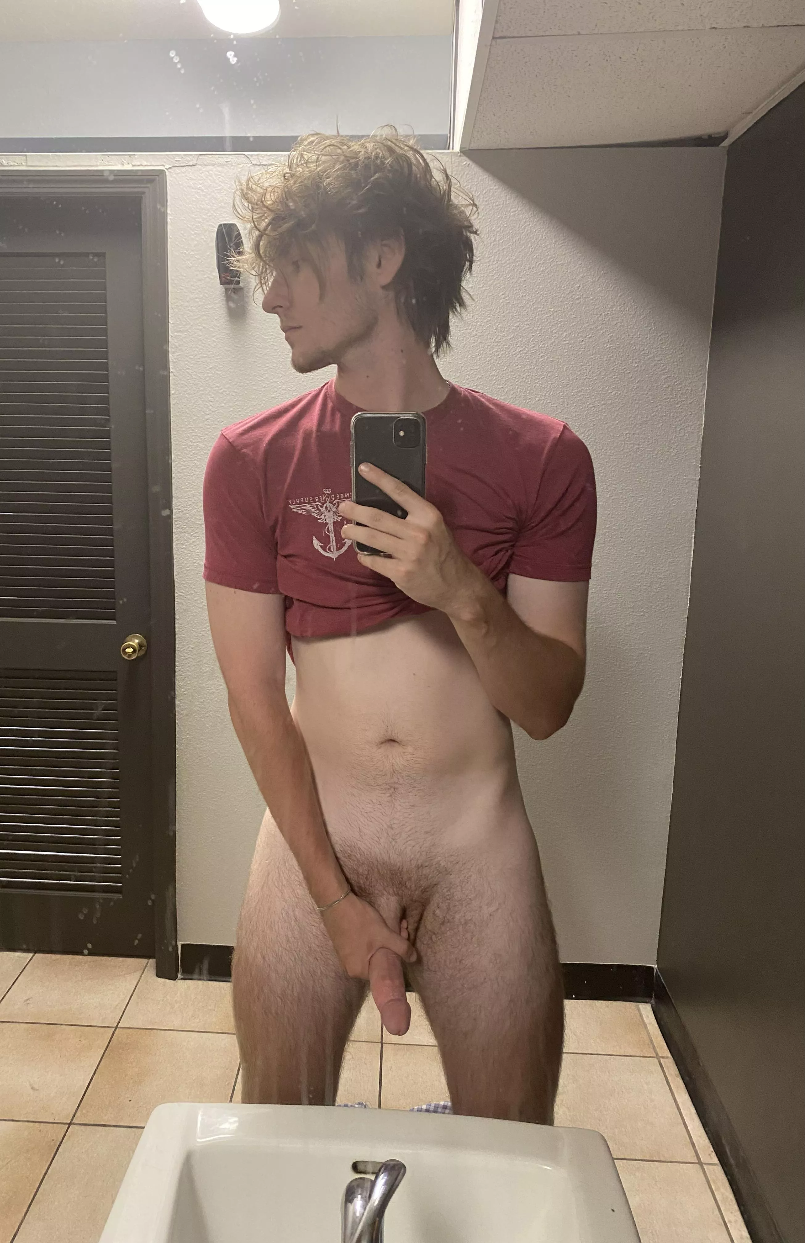 Here to fuck a redditor  posted by xvzj345