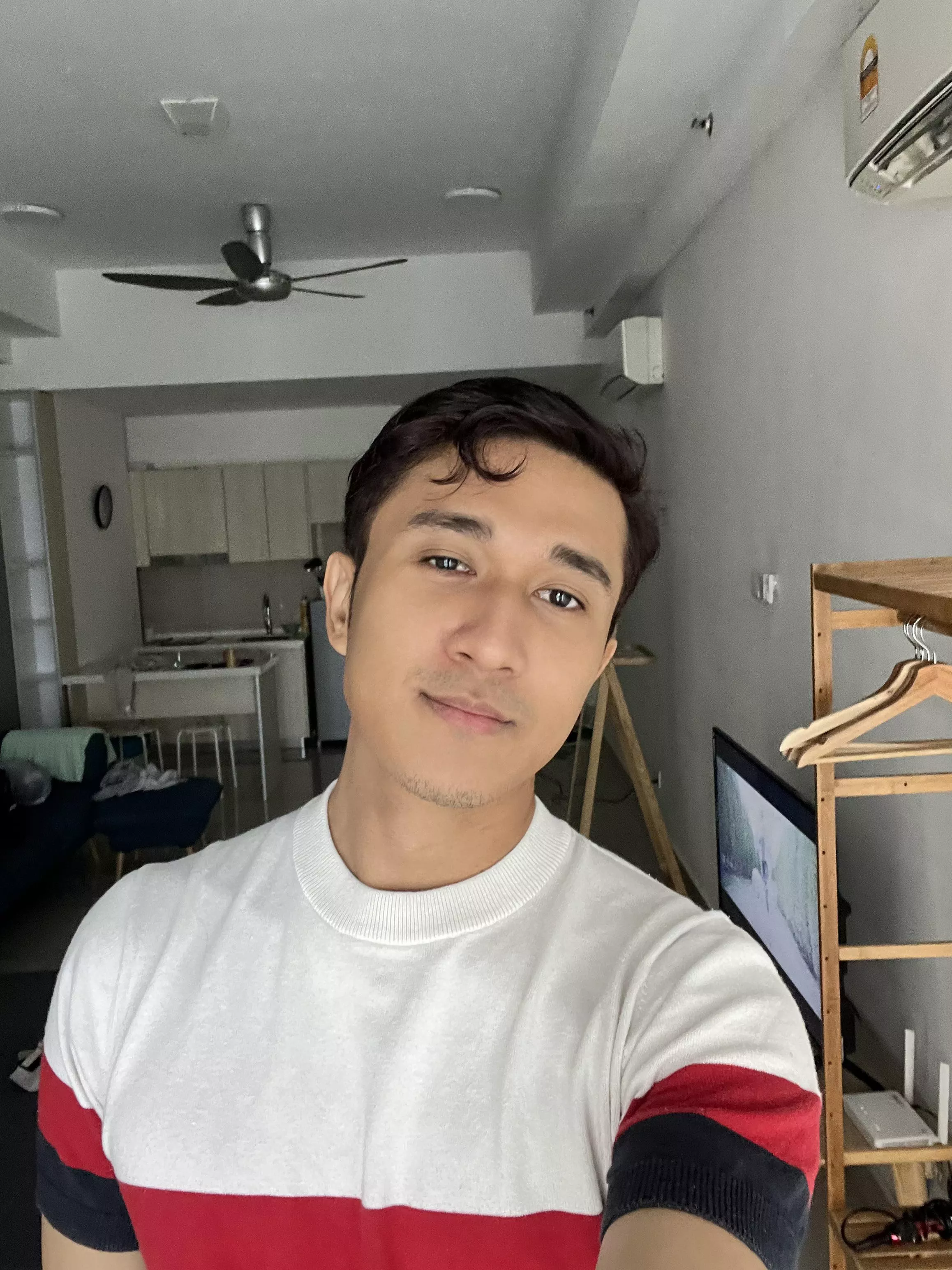 I don’t usually like how I look but today I feel nice posted by CatLoverMeow123