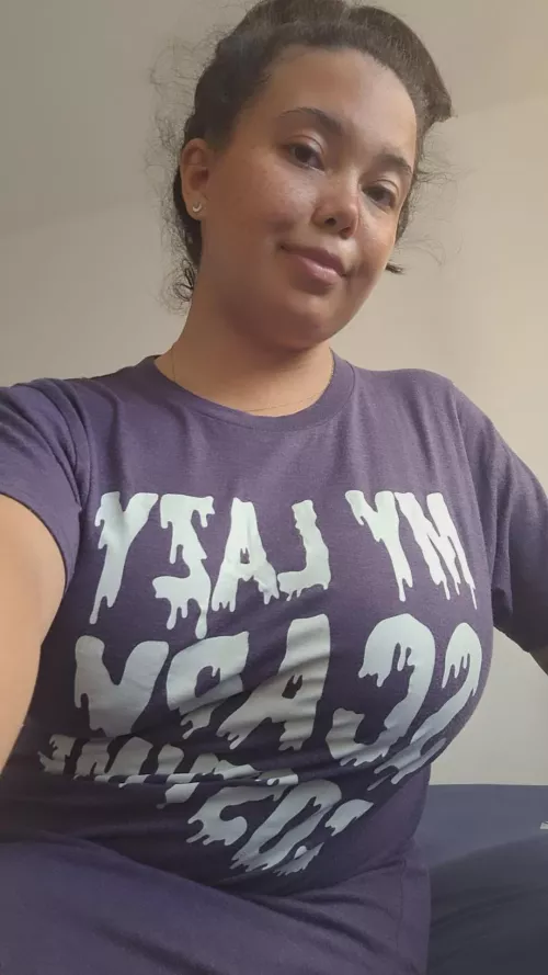 I got this shirt a while ago, I think it's beautiful by estersilva_