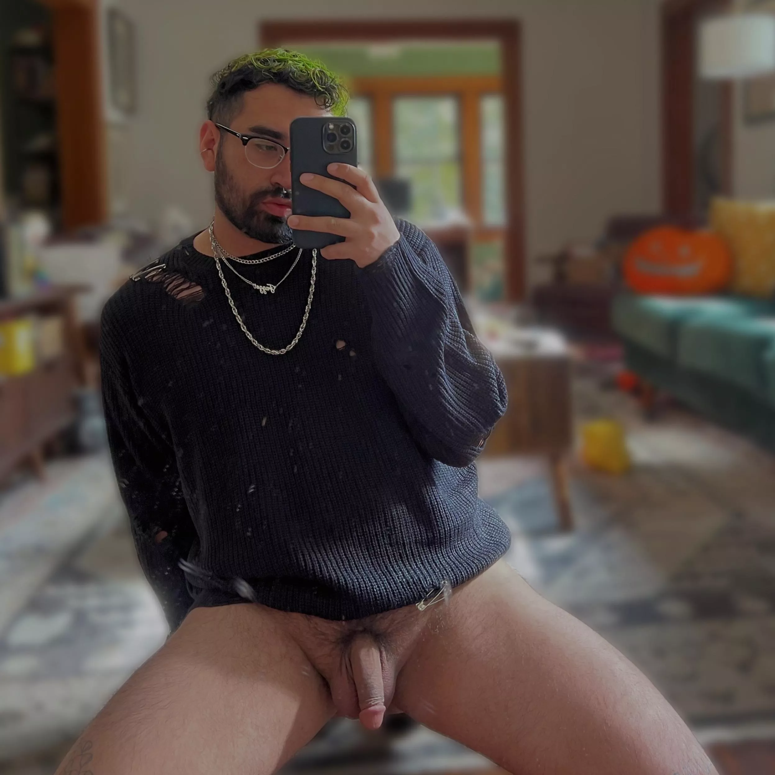 I miss my green hair 💚 posted by NovelThot