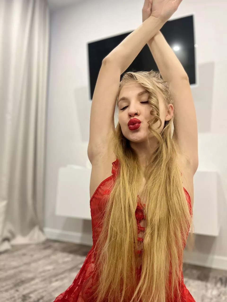 i think i'm cute posted by Lucky_Restaurant_610