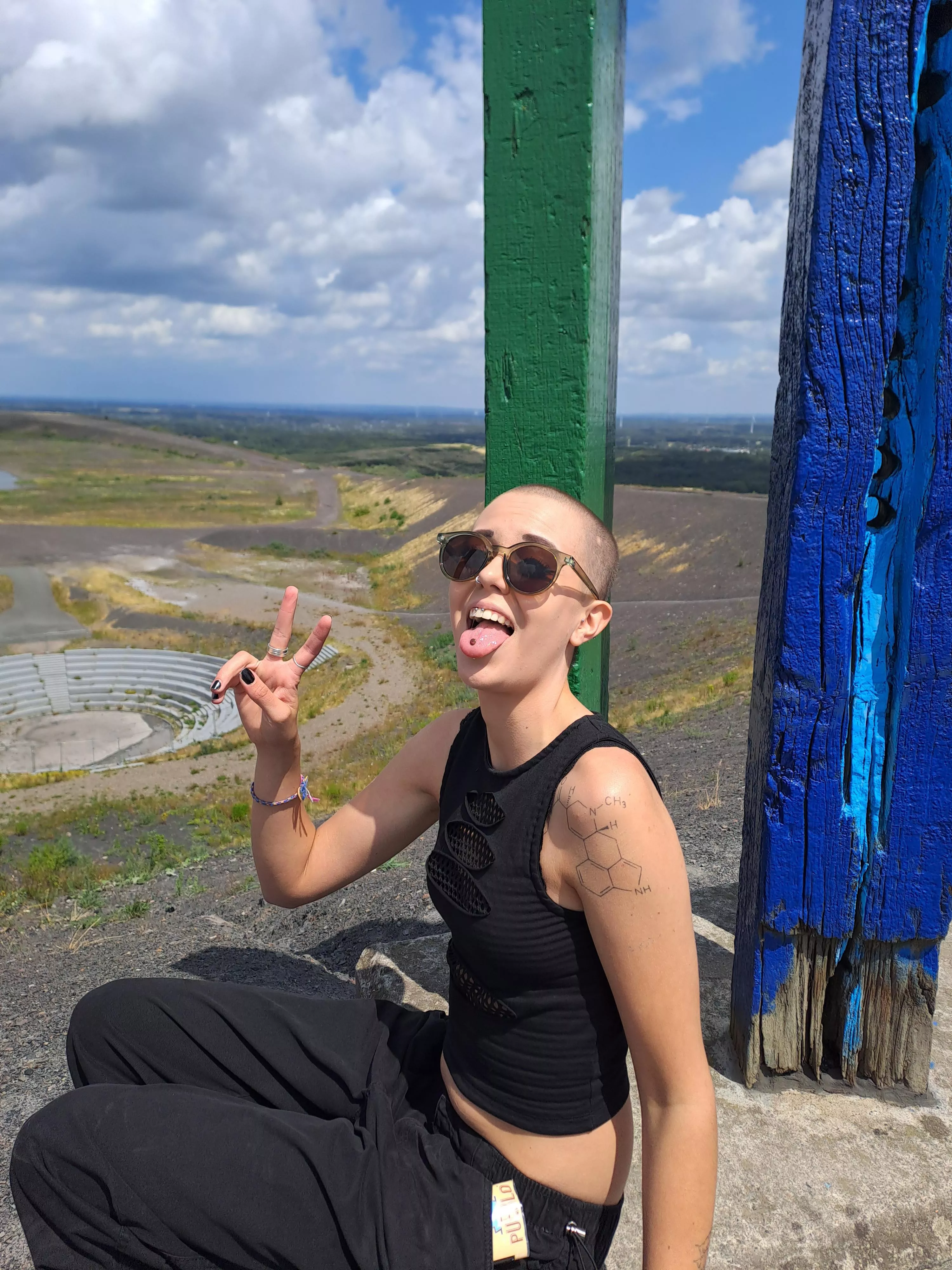 I used to to embarrassed with my hair but now naahhhhh I'll embrace it no matter what. HAPPY posted by Lipstick_lovere