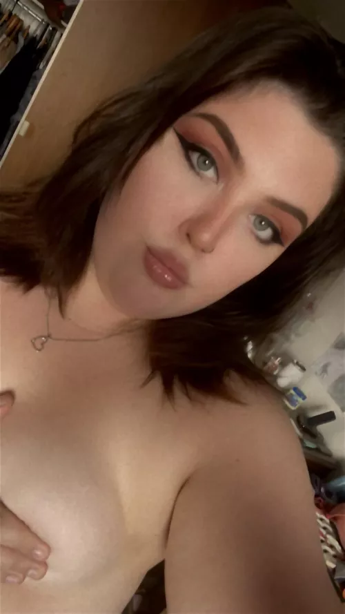 Is my face pretty enough to face fuck? by caribou652