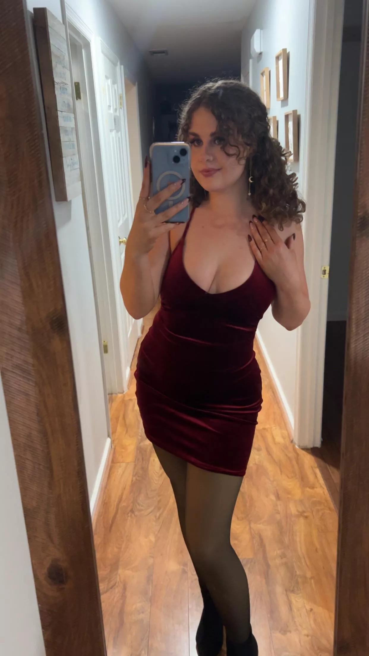 Just a girl that wants to be wined and dined  posted by clairbear99