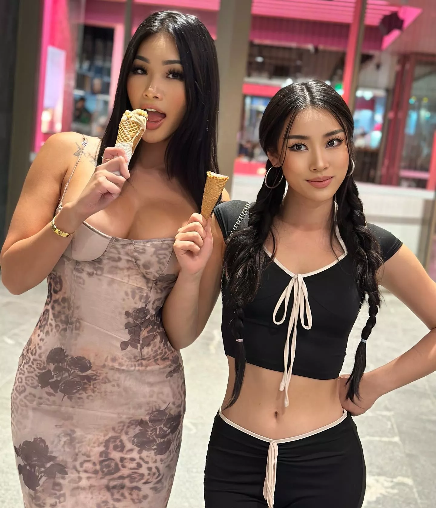 Left or right? posted by tingtengtong