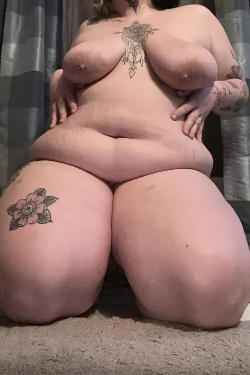 love having curves in all the right places 🥵 by hml_only23