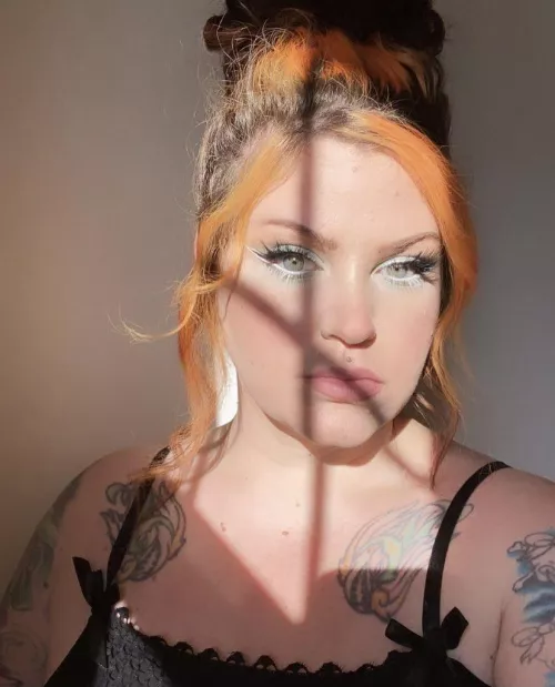 Morning sun  by Meaghantheescallion