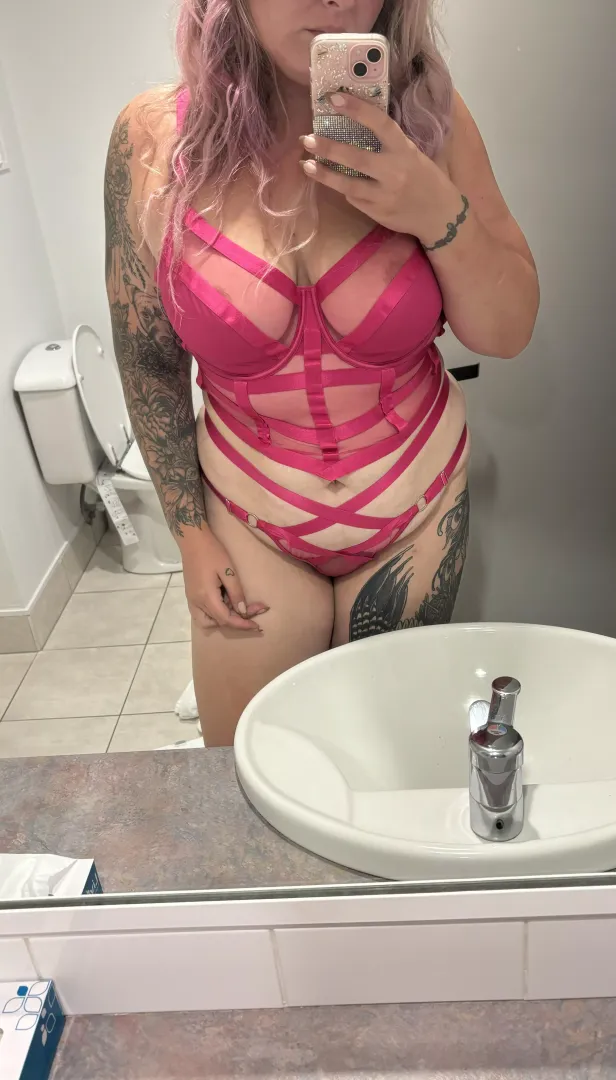 Pink 🎀 posted by Classic_Throat4237