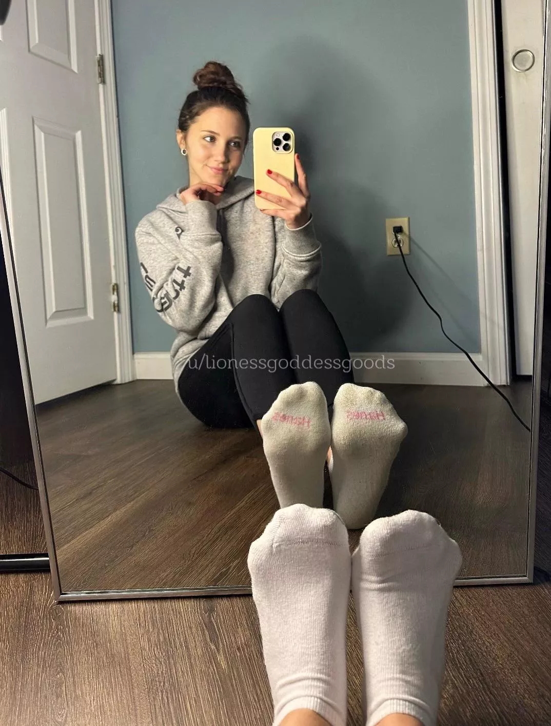 [Selling] Wanna feel my moist socks on your face. Menu & drawer pinned. Free shipping, tracking #, pow photo included posted by LionessGoddessGoods