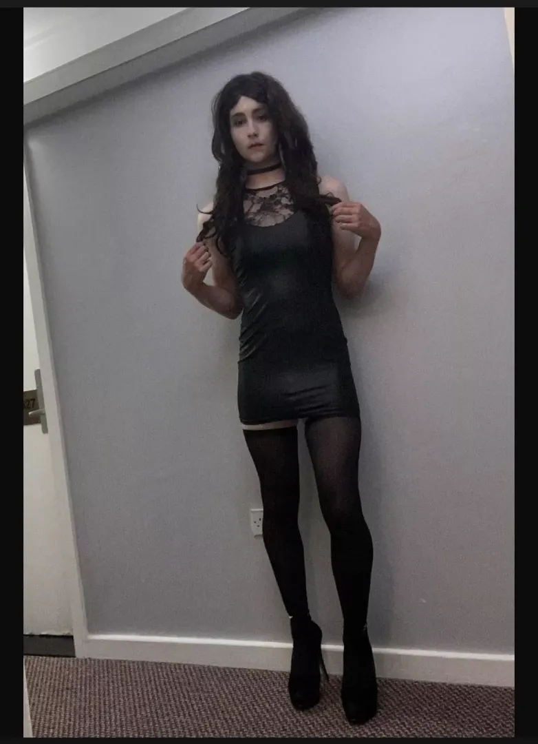 Semi-public sissification posted by Georgie-Mae