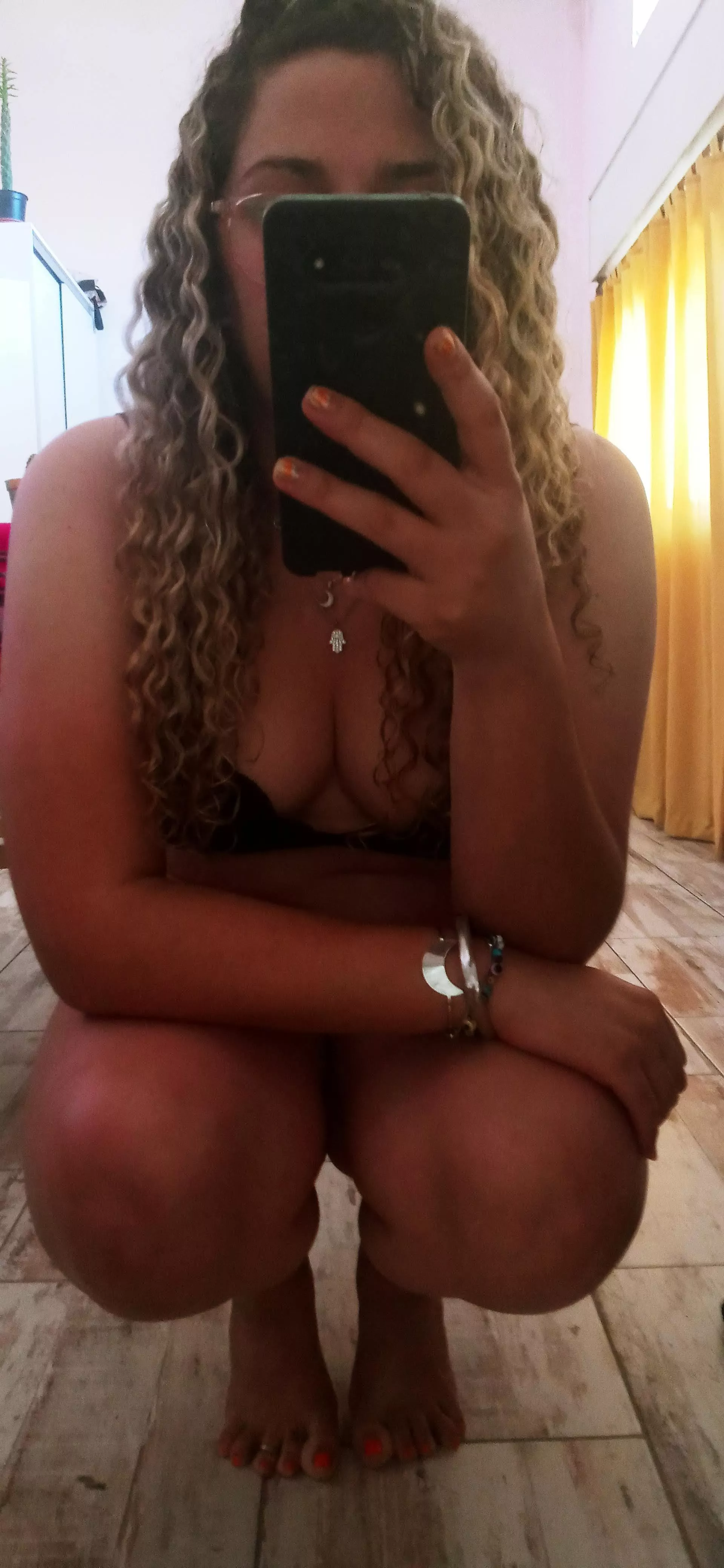 Sexy curly girl 😈🔥 posted by luna_sexxxy