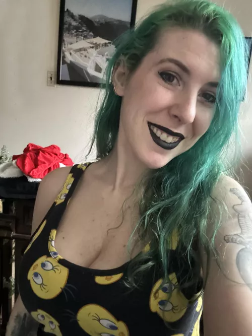 Tweety bird cleavage by sirenskiss3