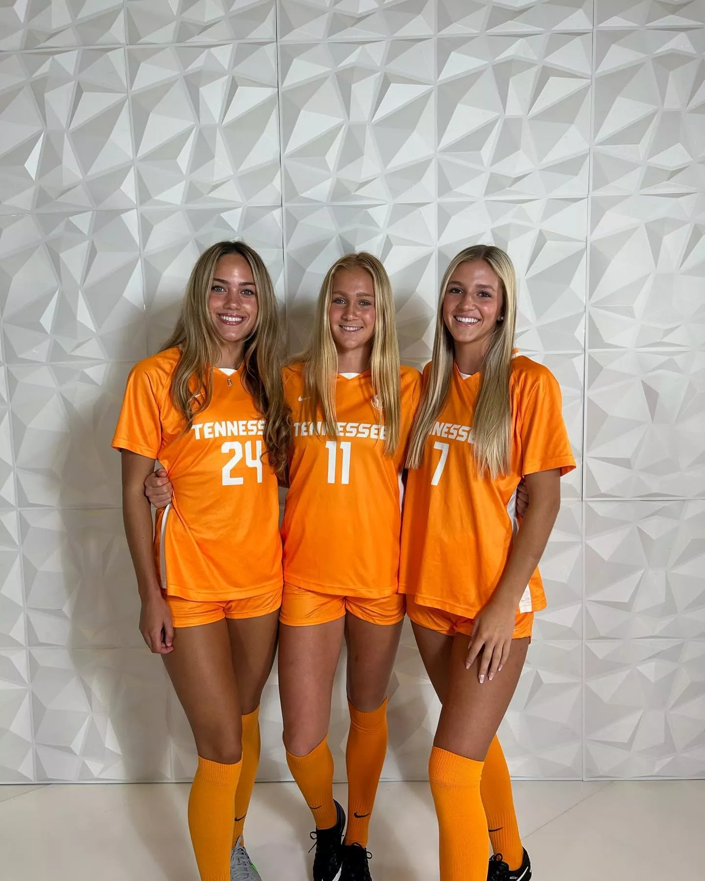 Volunteers 🟠🧡🟠 posted by ModernHagiography