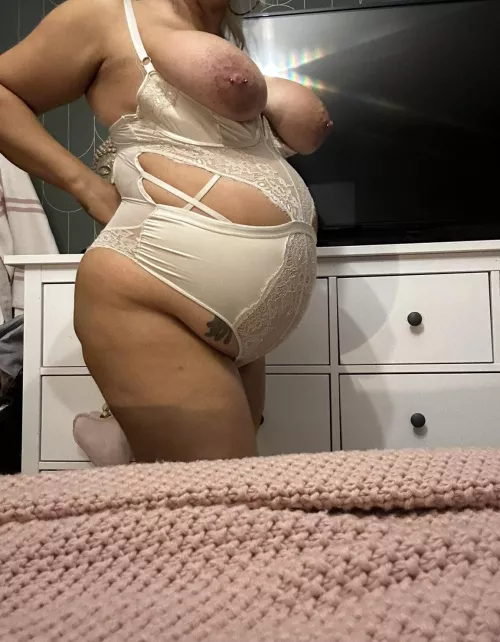 Wanna Fuxk a married pregnant woman? by SluttyMilfWifex