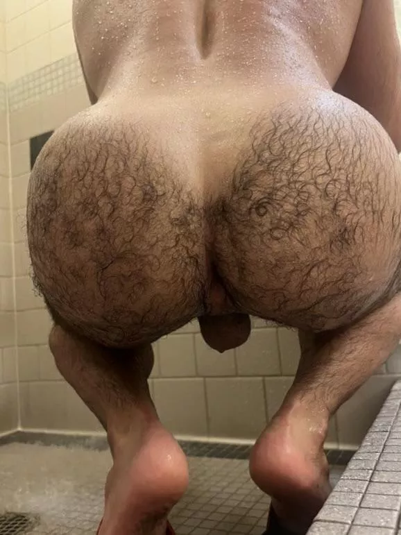 Wish you walked in on me in the gym showers 🙈 by ExtensFee