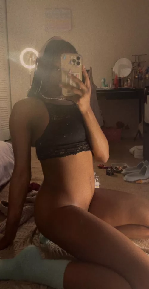 Would you shoot your shot? by Mercedes_blendz