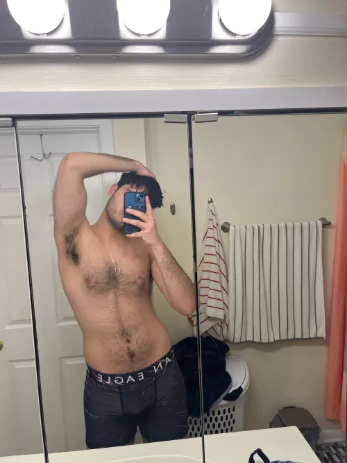 19 just showered and wanna jerk add me and maybe we will cum live. No one over 25! @john_smile2217  by Wooden_Helicopter599