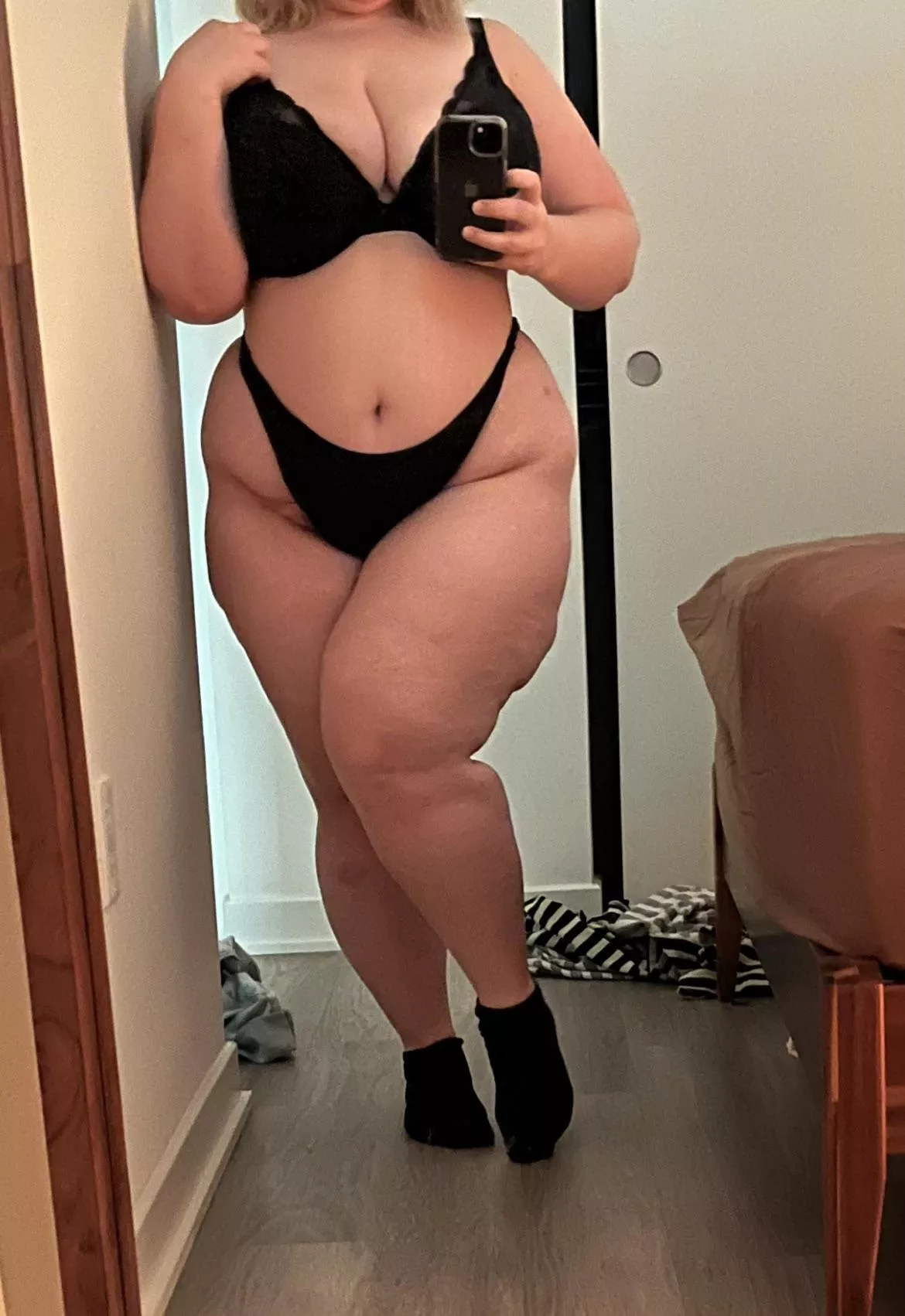 Am I an hourglass or a pear? posted by KholeKardashian