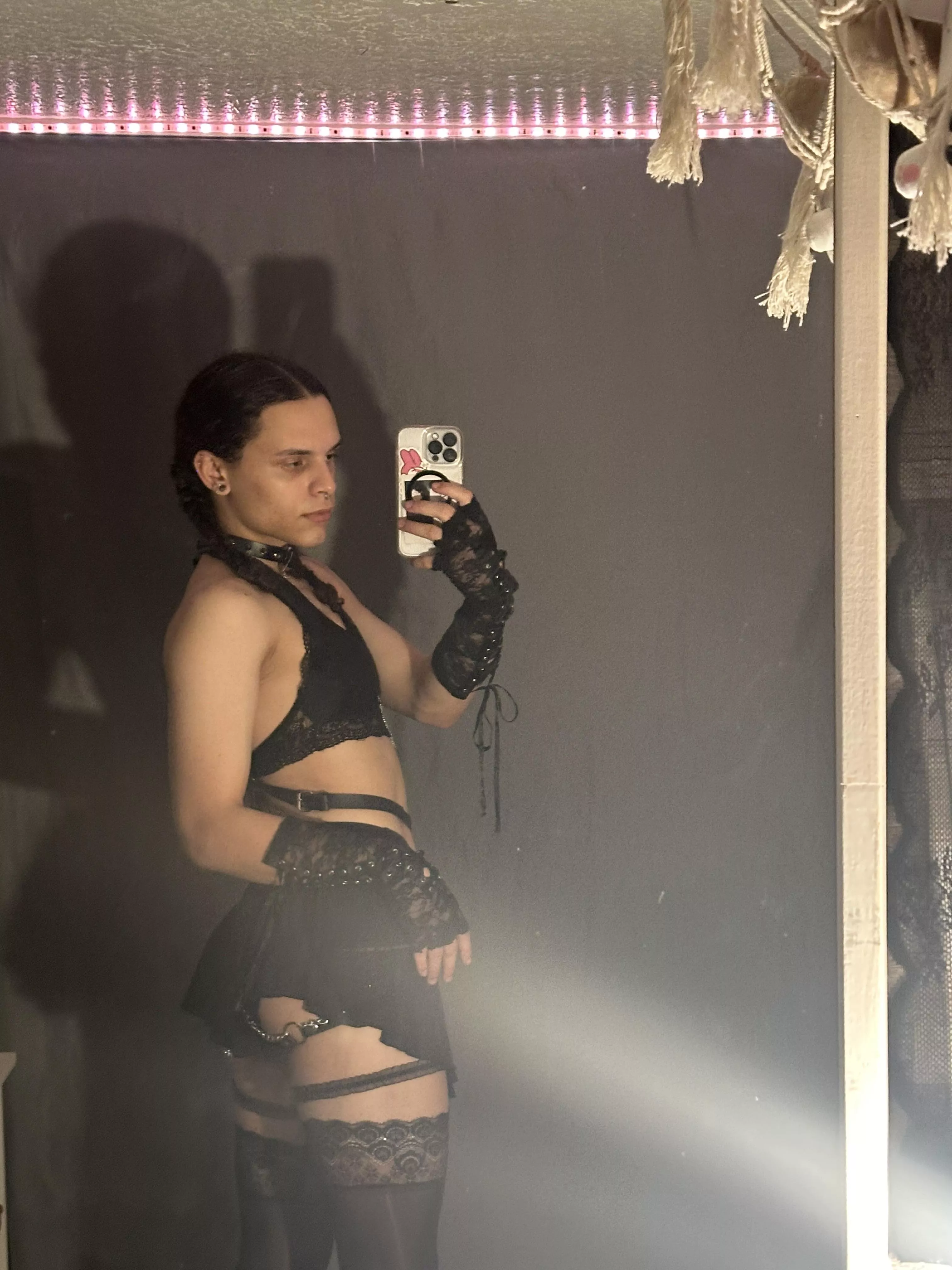 club activities 🤭 posted by siren_julie_