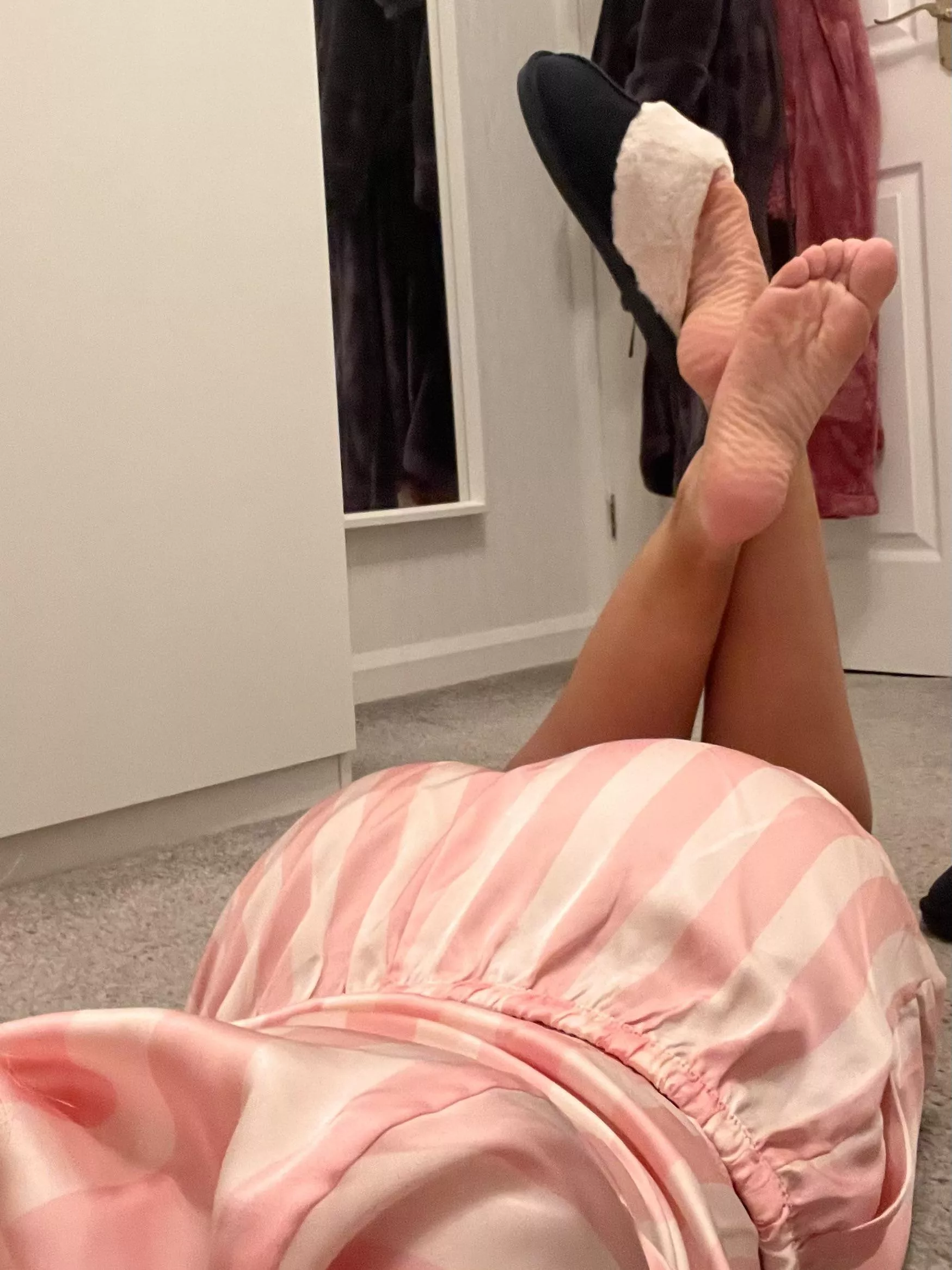 Do you like this view of my wrinkly soles? posted by bettyboo2x