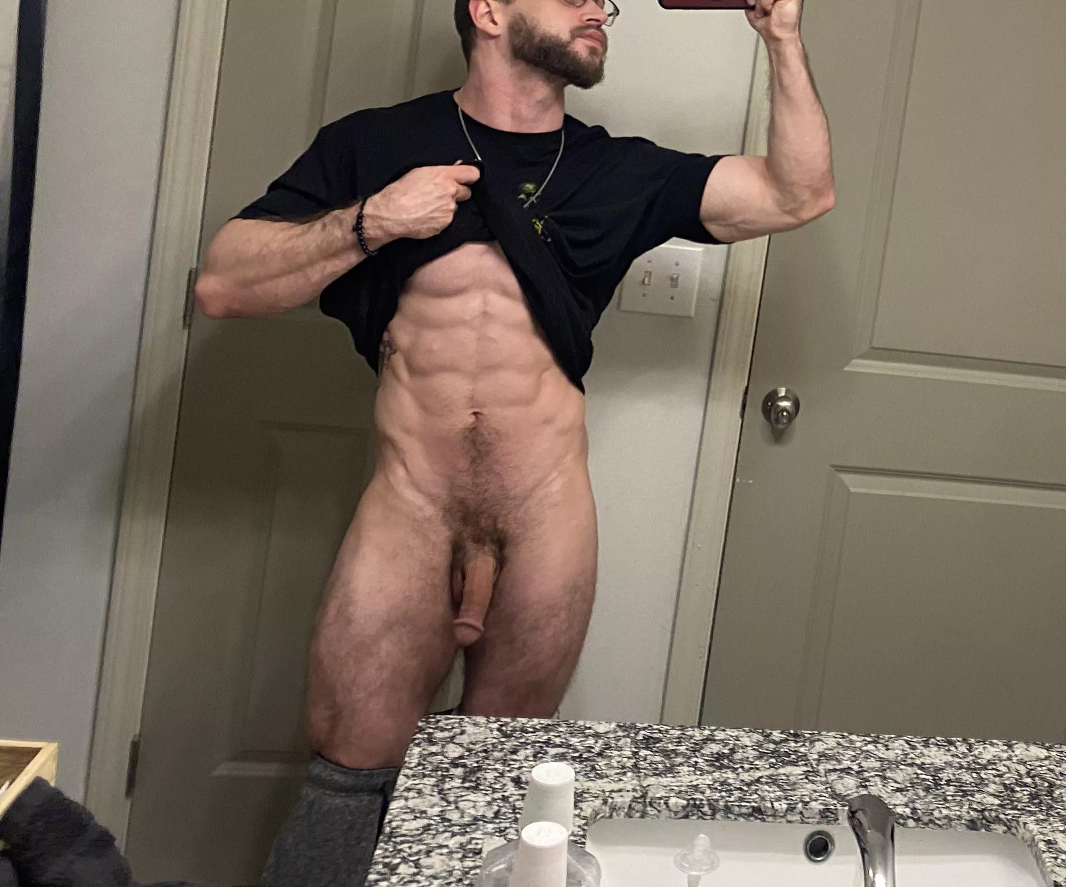 Good Pump After Leg Day😏 posted by Neat_Contribution909