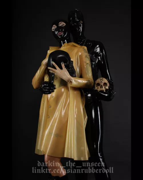 Goth latex couple 🖤 by latex-desire