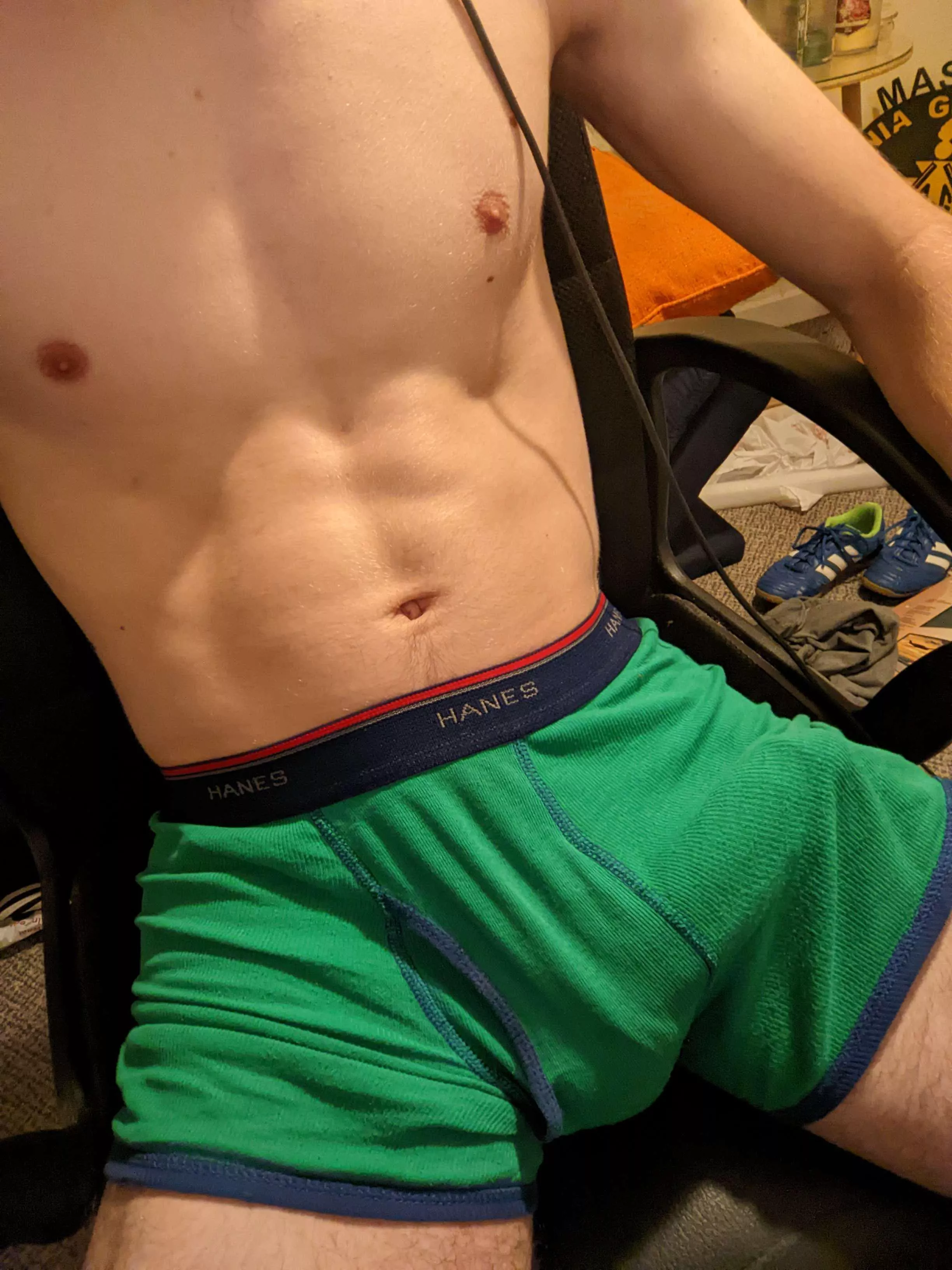 Hand mouth or ass first? posted by JAWs_1985