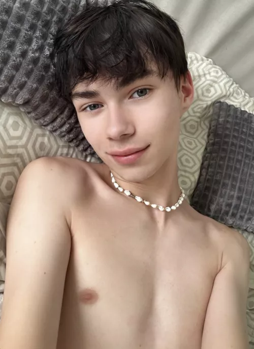 hello i'm 19 surfer boy would you like to exchange selfies hehe :3 by yourcutetreat