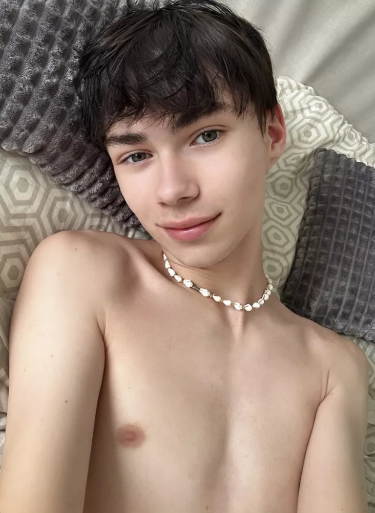 hello i'm 19 surfer boy would you like to exchange selfies hehe :3 posted by yourcutetreat