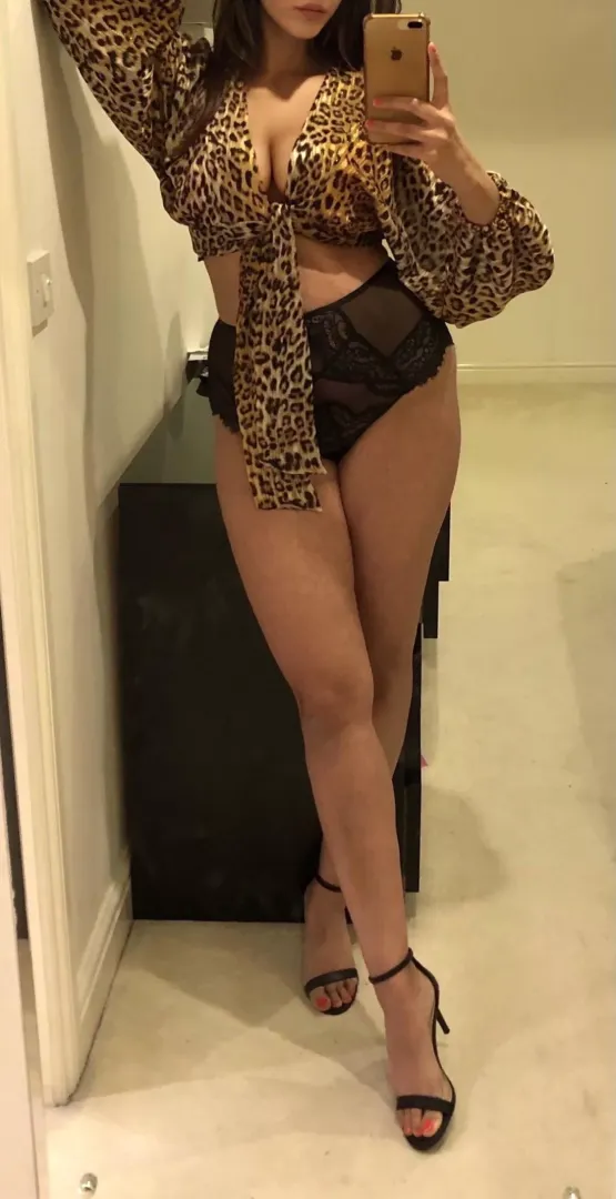 Long legs give the best views… by AKJ69x