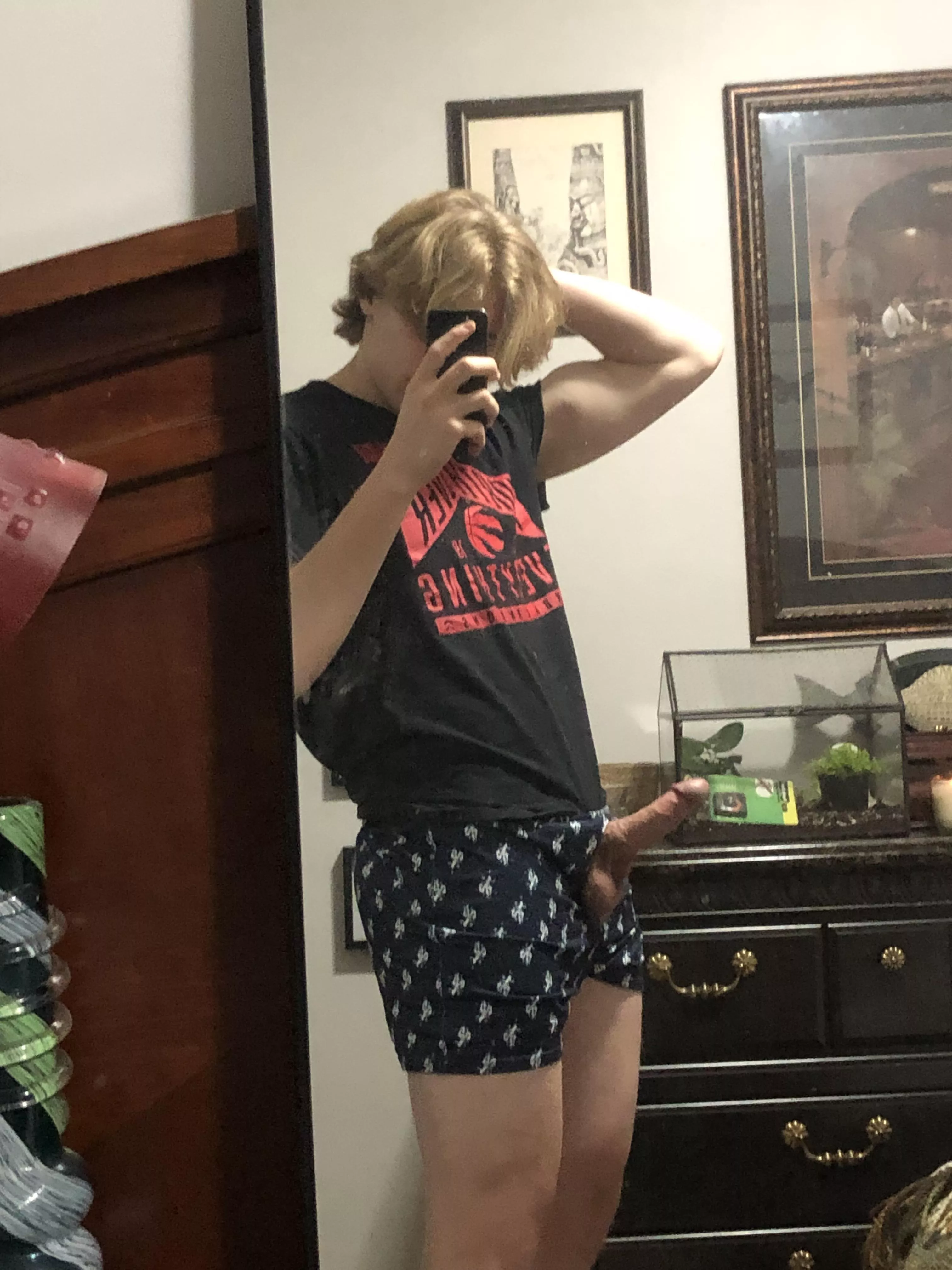 My friends all said I’m big, what do you think? posted by caesuraglitters