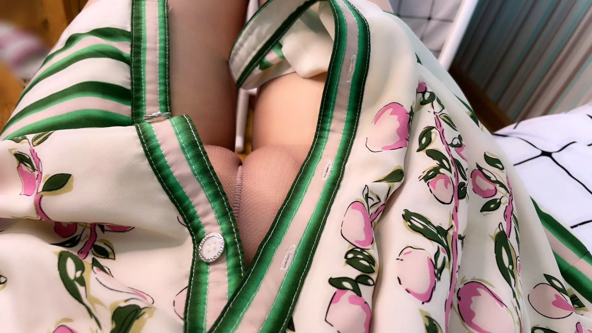 My upskirt nylon cameltoe peek posted by NicesessionHere