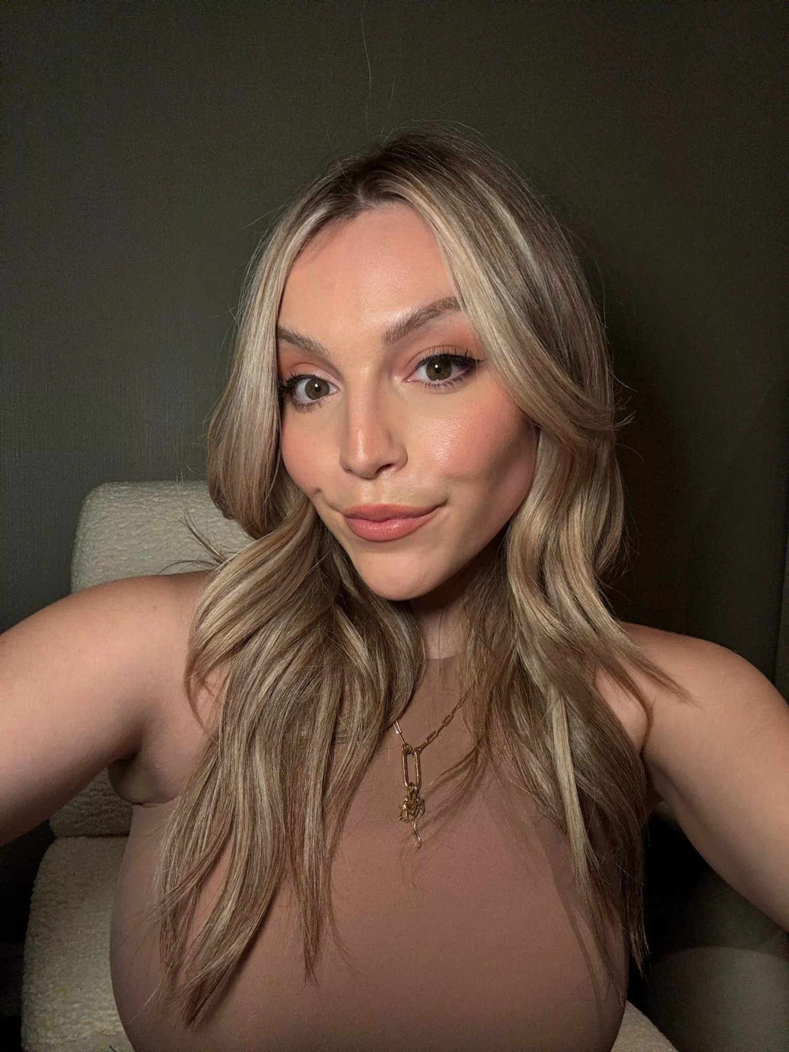 No chance she can hide those milkers posted by JustLook15