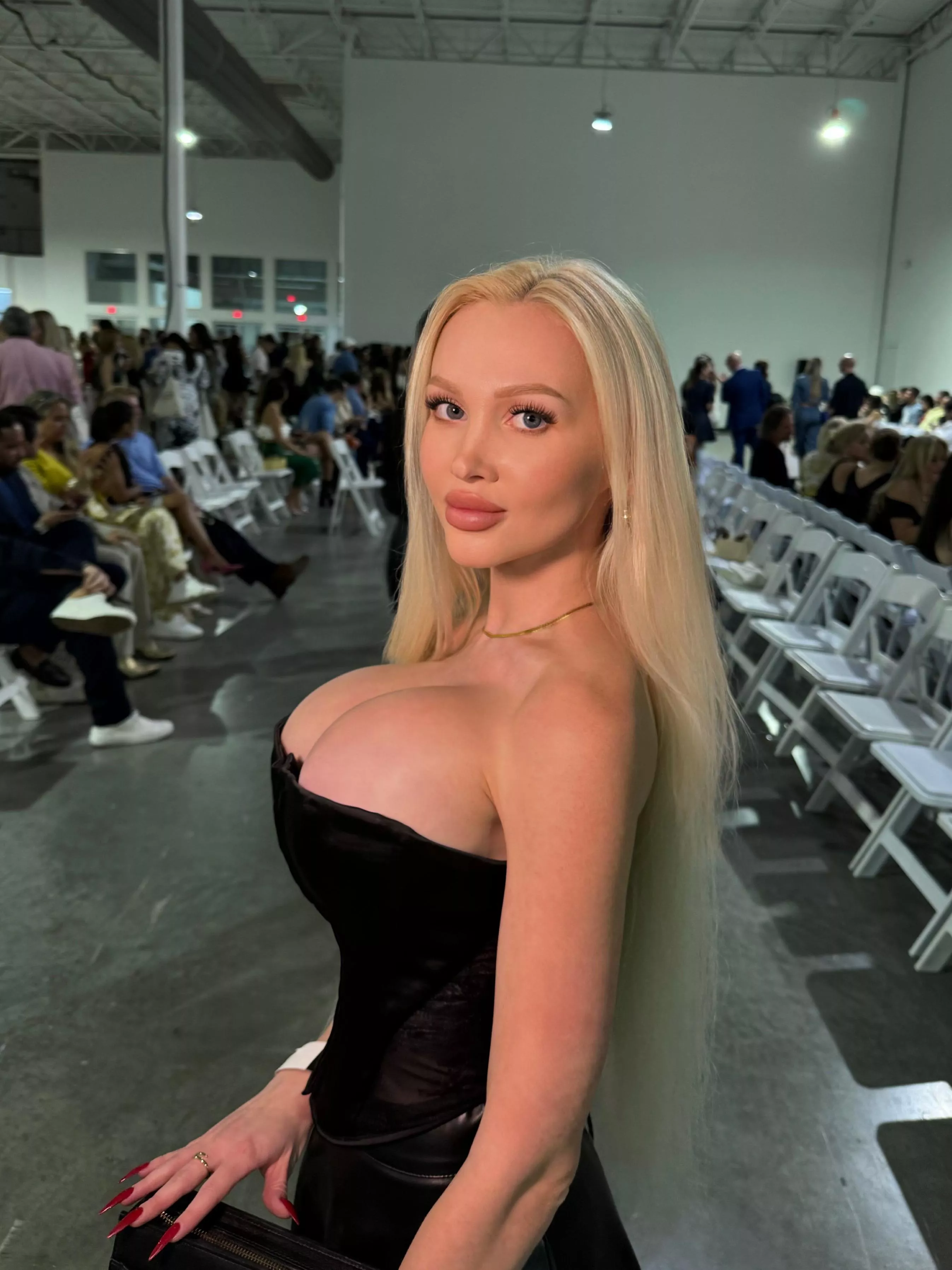 On public events like this fashion show I always take all the spotlight because of my curvy body. Would you stare or look away? posted by YesBabyLisa_