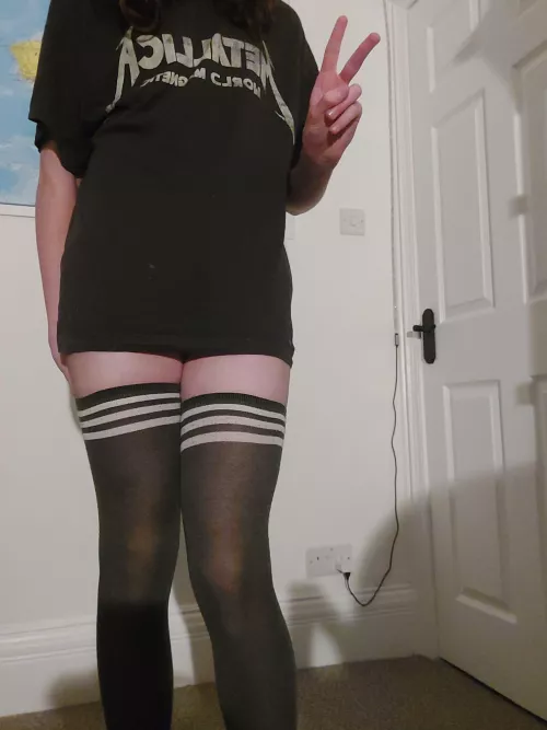 Oversized shirt + thighhighs = perfect :3 by oldpistoltree3103