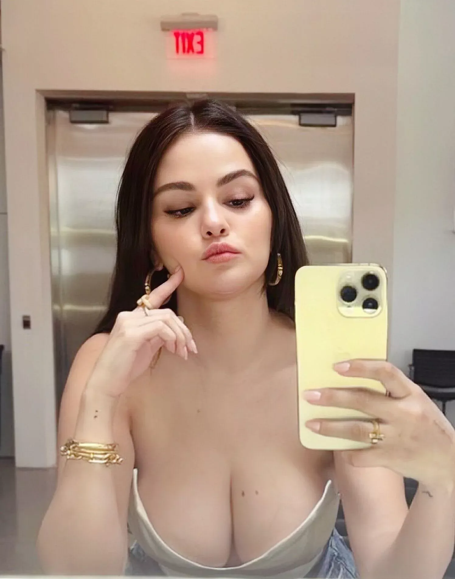 Selena Gomez posted by ThatCalligrapher4554