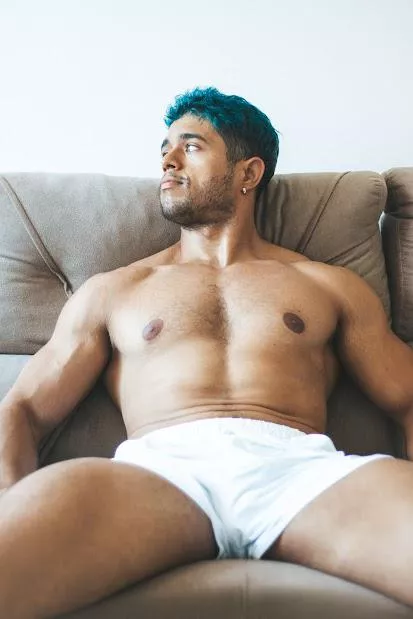 Sit on my lap posted by Yolanda_Ramirez