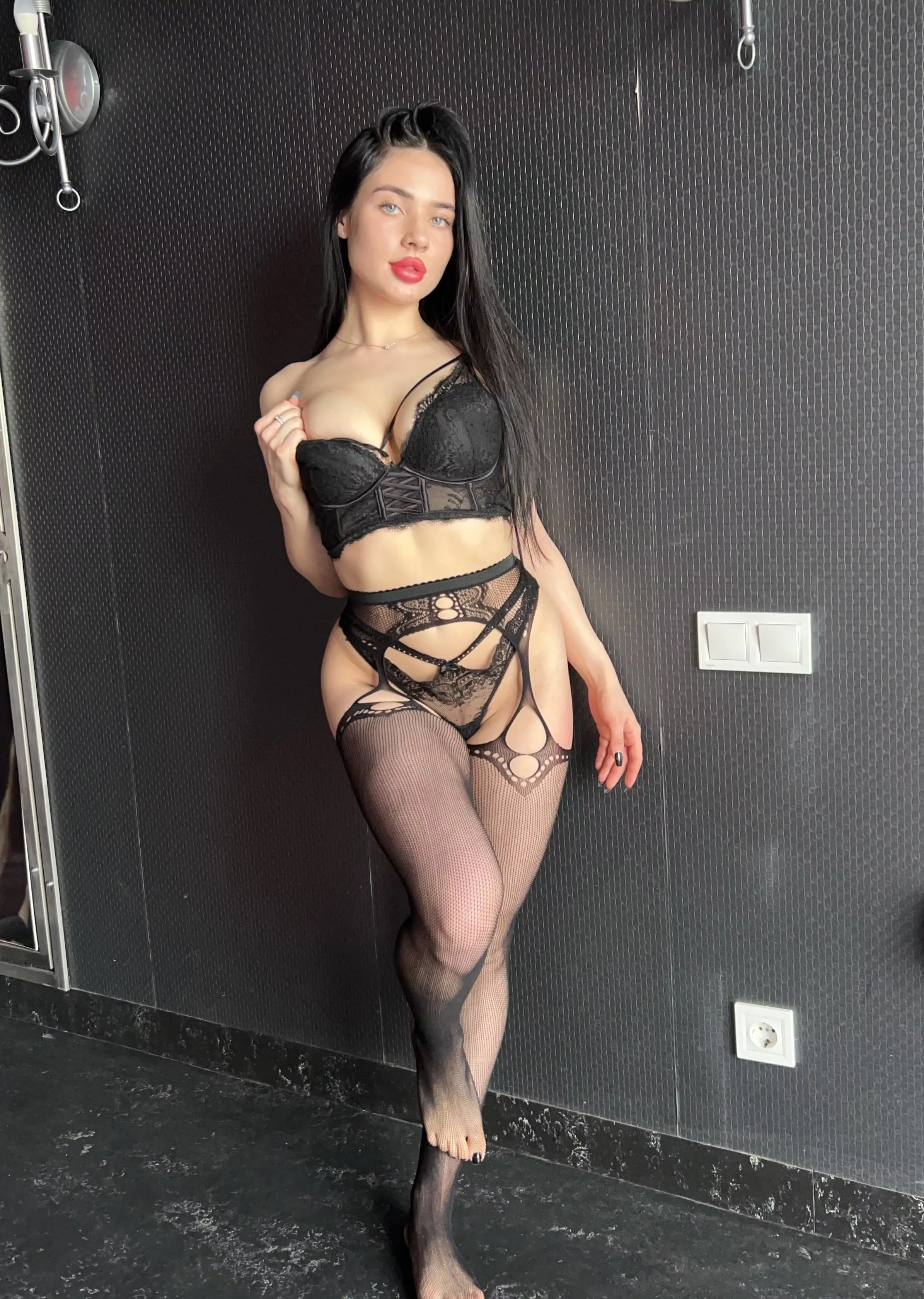 Waiting for my vampire posted by bridalpyelitis799