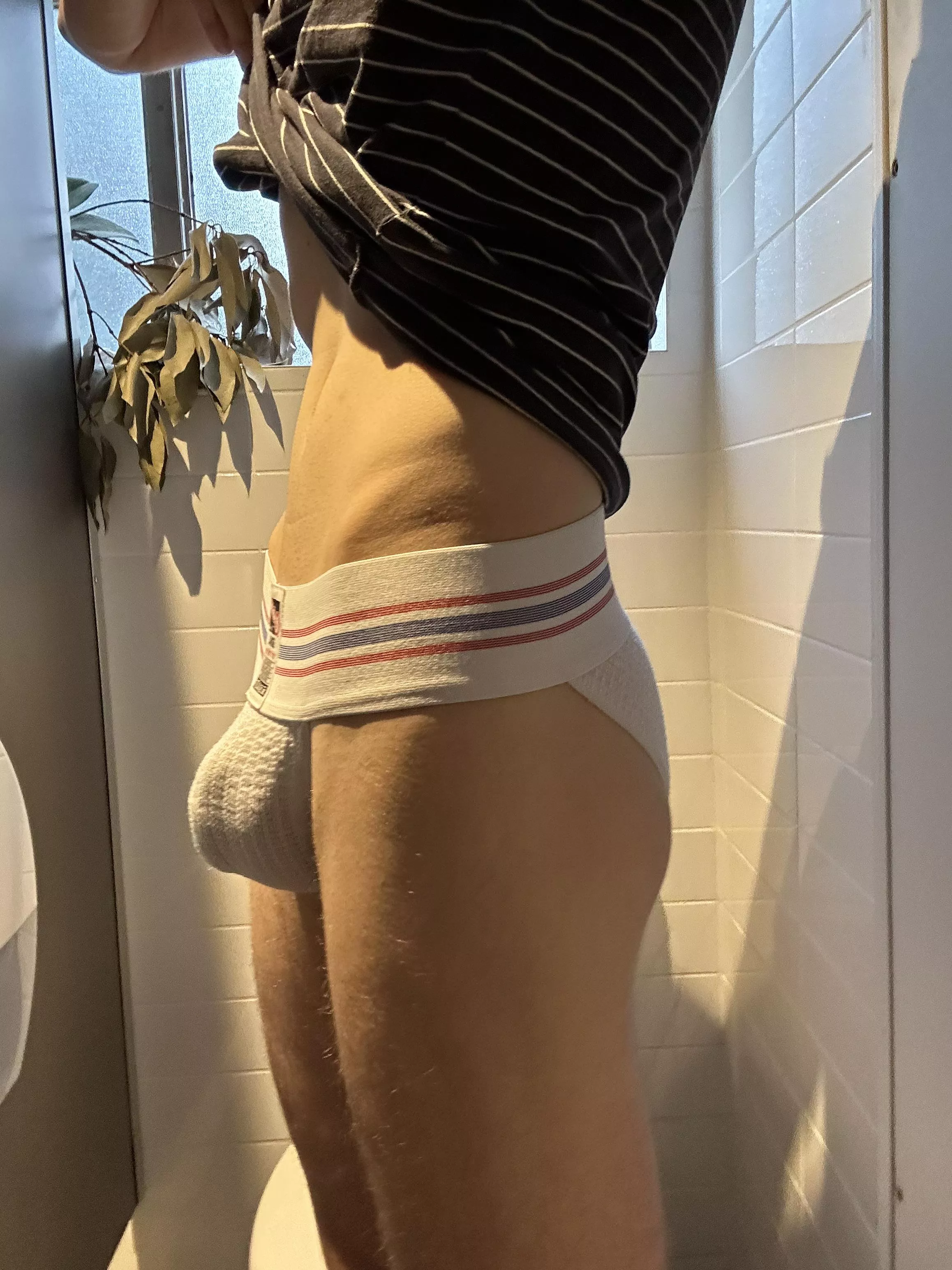 22 - come find me in the uni bathroom posted by Somewhere_Cooler