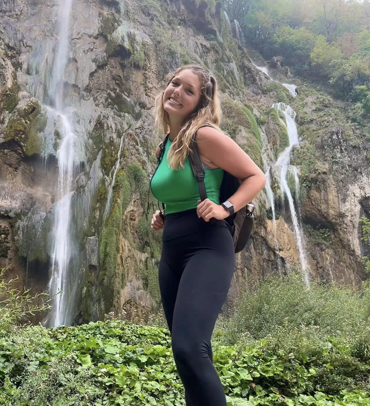 All smiles posted by latinpapi_23