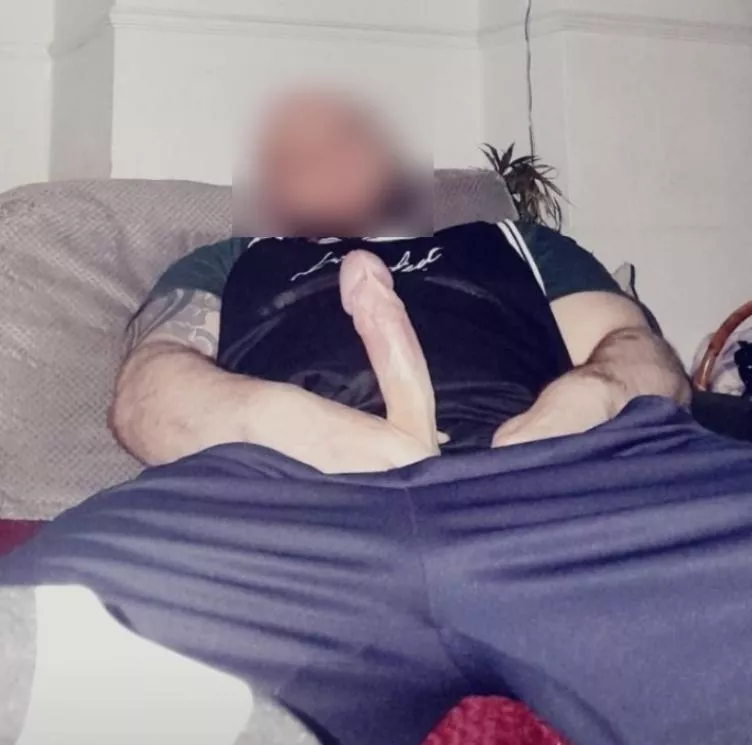 Anybody like to suck straight daddies off? by Ben_Dover_69_0