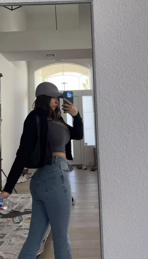 Busty queen by Competitive-Quiet-29