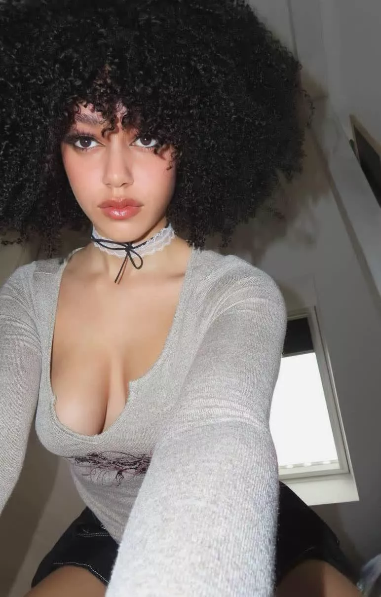 Can I get your opinion about my titties? posted by Samiraxoxodarky