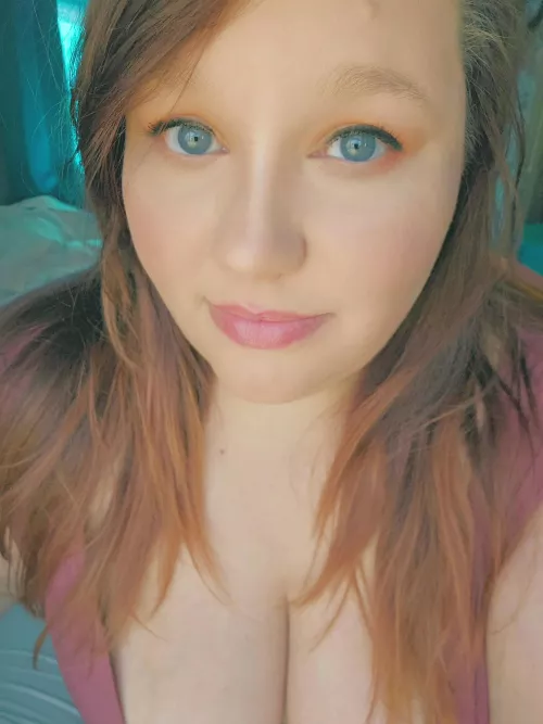 Can't show the dress, but I'm feeling pretty! by Burtimous