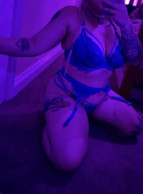 Cutie in blue hoping her boyfriend doesn’t find out by GuessFearless4488