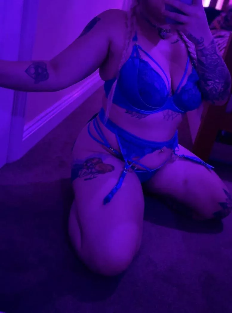 Cutie in blue hoping her boyfriend doesn’t find out posted by GuessFearless4488