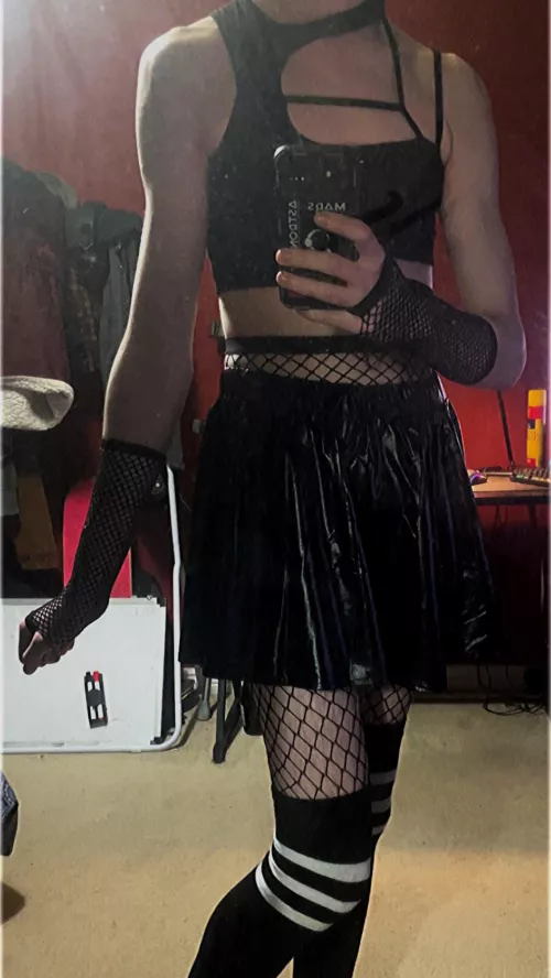 First post! Hope everyone’s having a great day 🥰 by cyztalScarlet